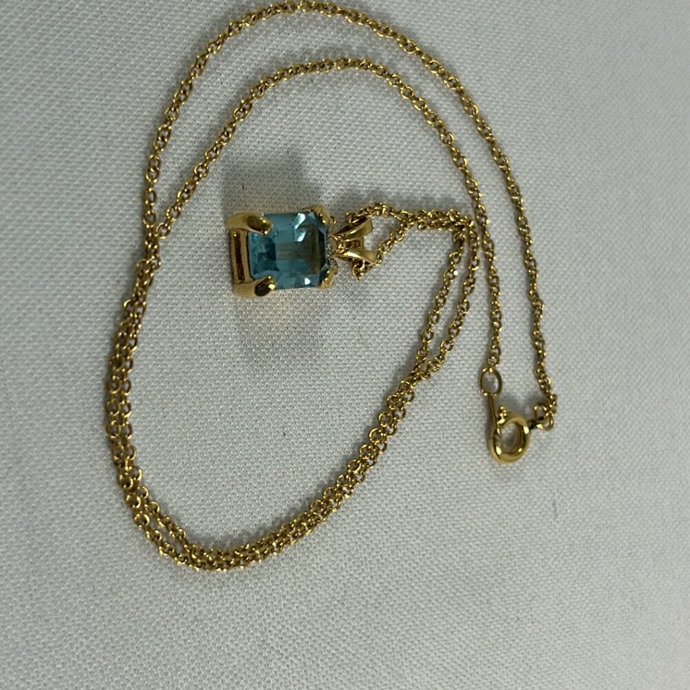 Gold Tone Faux Blue Topaz Square Pendant Chain Necklace 18" Delicate Dressy - Picture 5 of 6